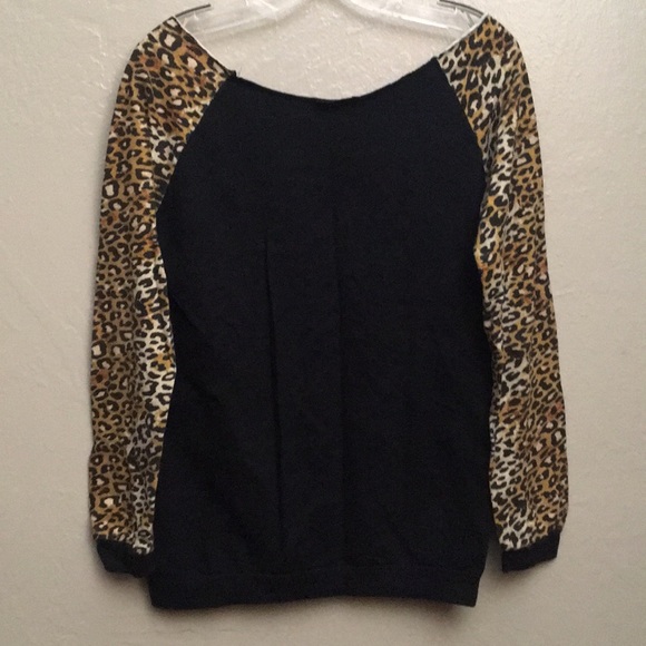 Oversized black sweater with cheetah arms - Picture 2 of 3